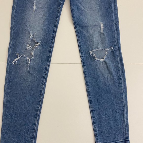 American Rag Ripped Skinny Jeans with Raw Hem - Picture 2 of 3